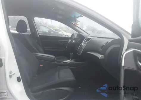 2017 Nissan Altima 2.5 S z USA, uszkodzony, nr VIN 1N4AL3AP5HC242047